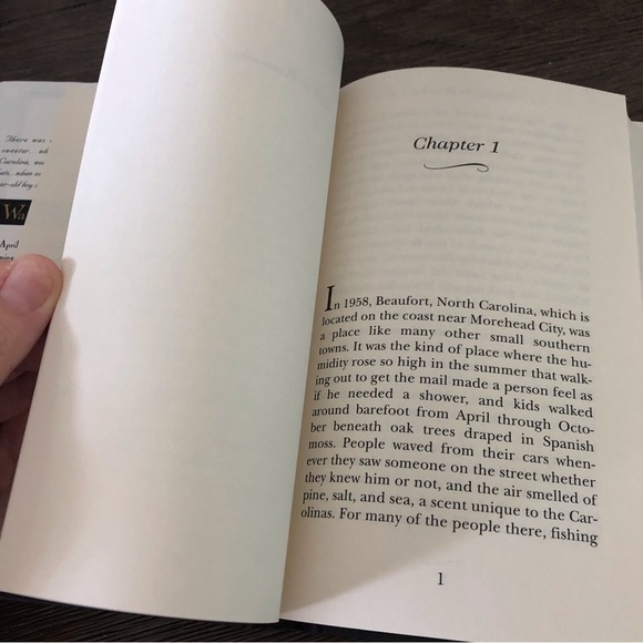 A Walk to Remember by: Nicholas Sparks hardback book - Picture 4 of 7